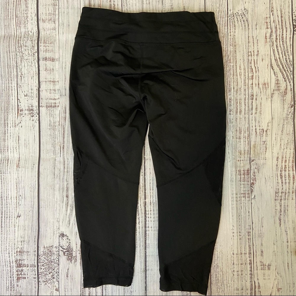 Athleta Sonar Capri with Mesh Cutouts. Size Small.  EUC - Picture 11 of 11